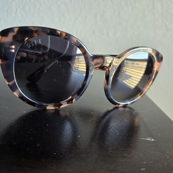 Diff Eyewear Accessories Diff Eyewear Luna Polarized Leopard Print